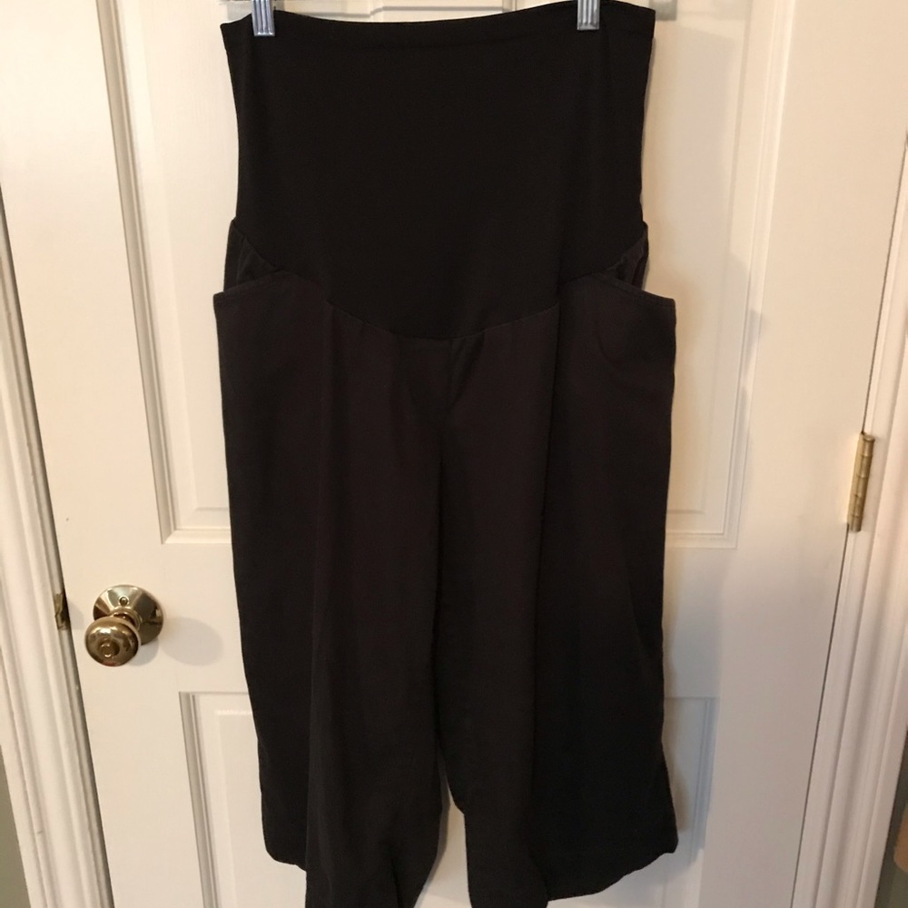 Black Maternity Capri Pants